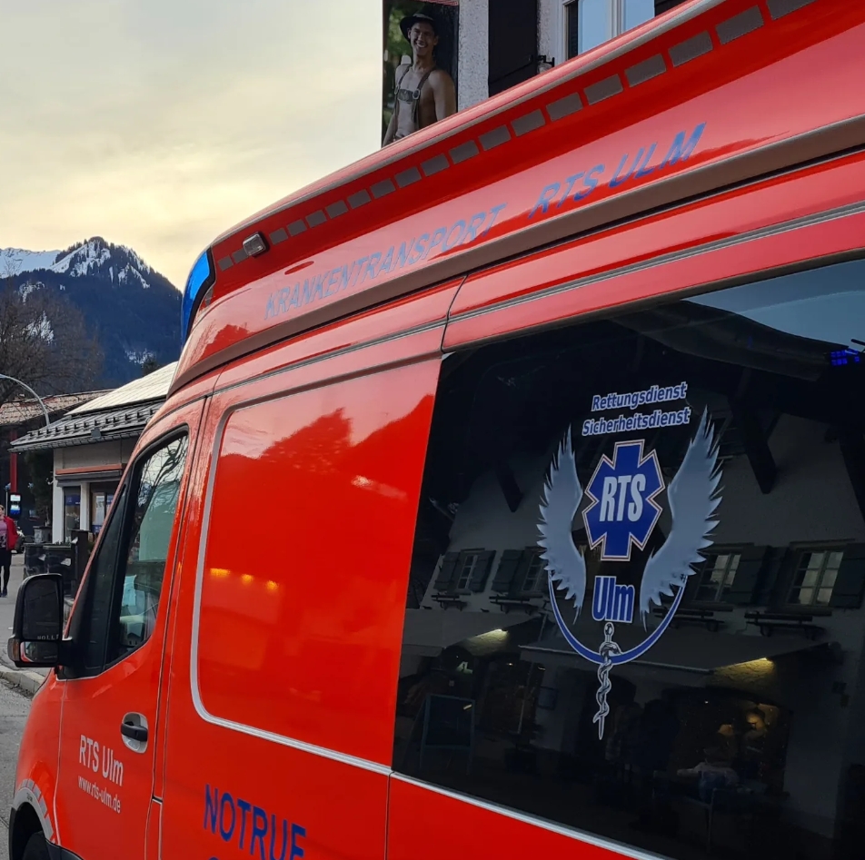 RTS Ulm Krankentransportwagen im Einsatz — Krankentransport in der Region Ulm und Alb-Donau-Kreis
