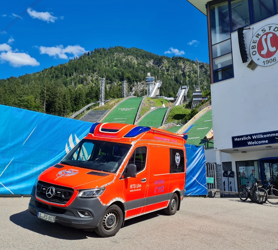 RTS Ulm Sanitätsdienst im Einsatz bei Sportveranstaltung in Oberstdorf — professionelle Absicherung überregionaler Events